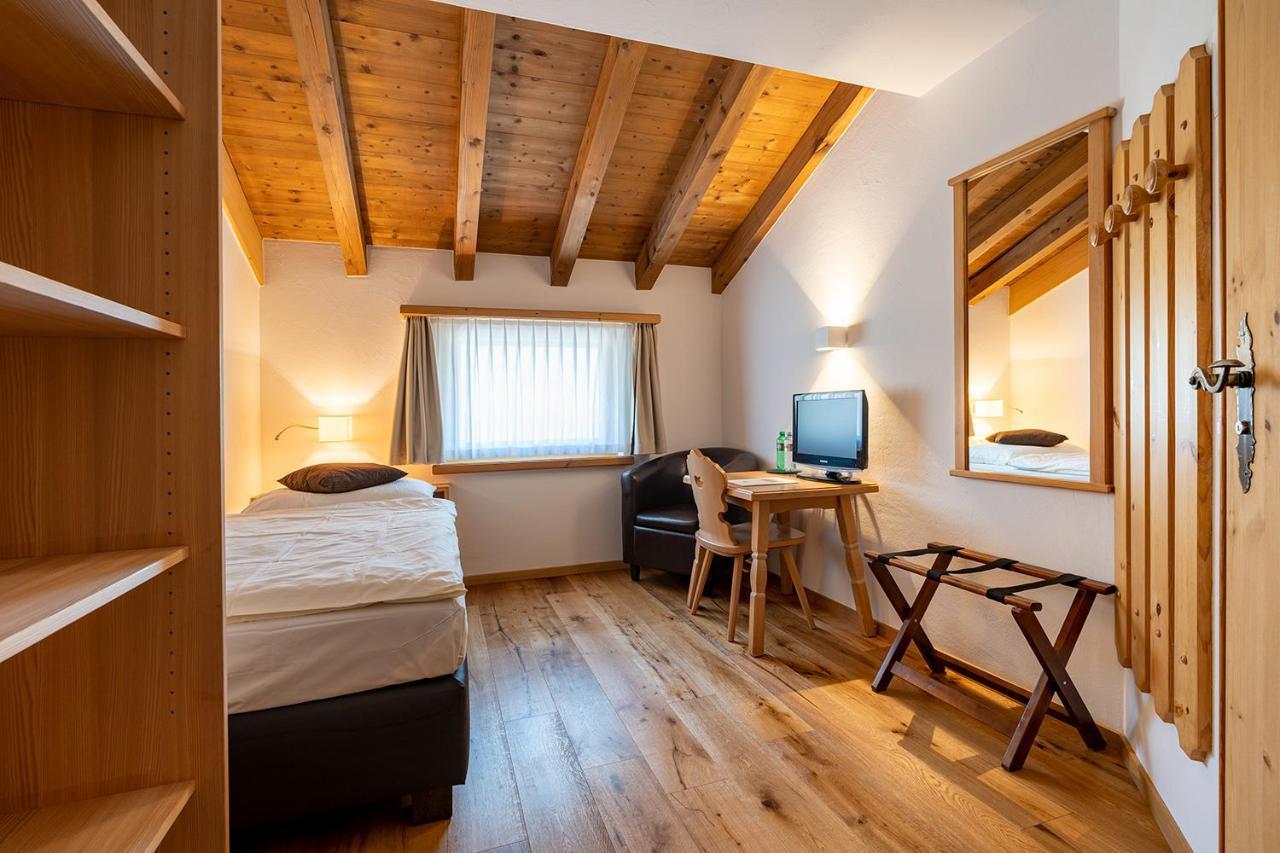 Hotel Saluver Челерина Экстерьер фото